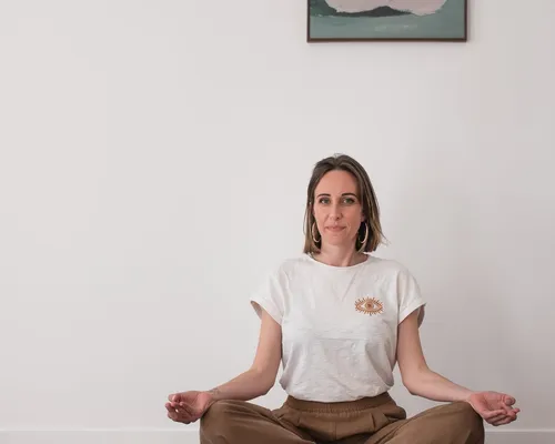 Justine, professeure de yoga à l'Espace Satya d'Elne
